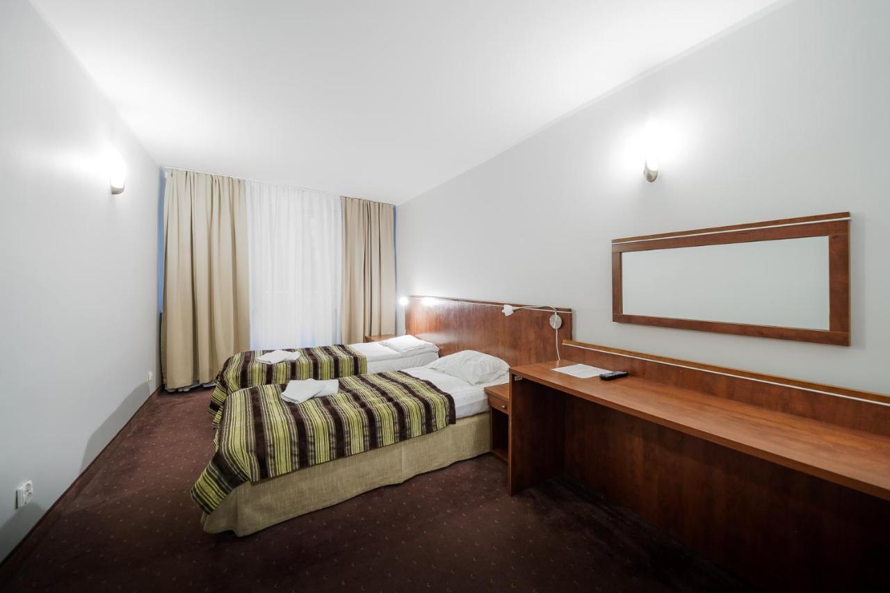 Hotel Promenada Zegrze Białobrzegi Exterior foto