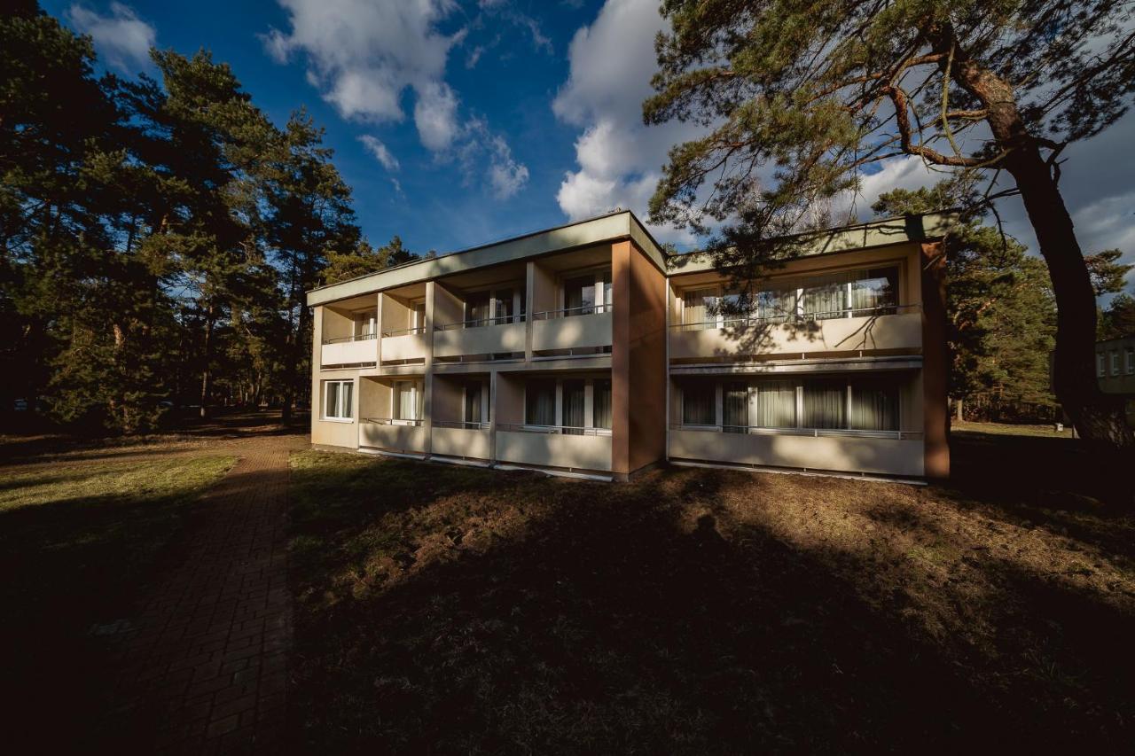 Hotel Promenada Zegrze Białobrzegi Exterior foto