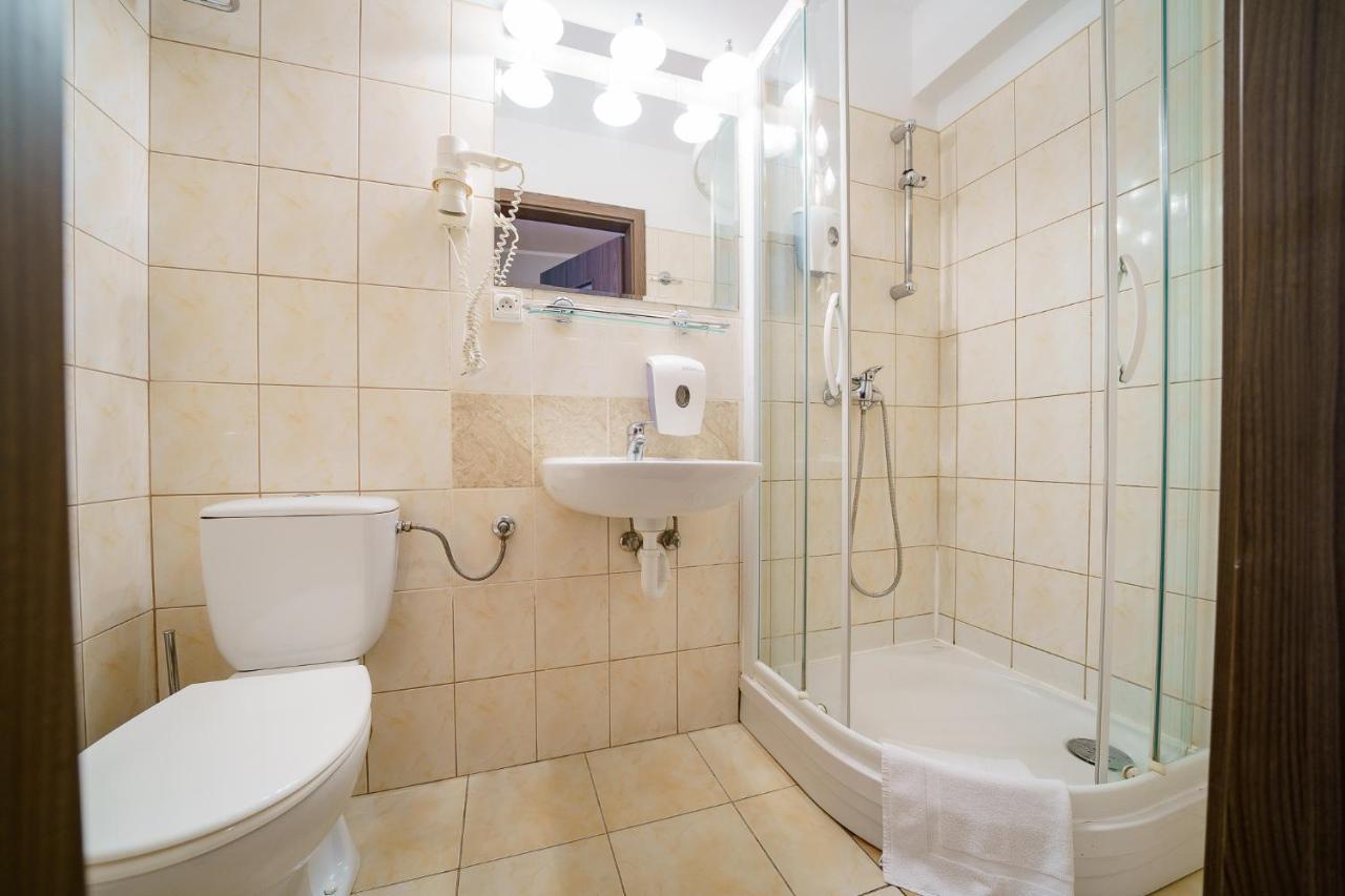Hotel Promenada Zegrze Białobrzegi Exterior foto