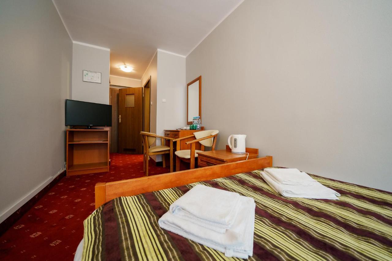 Hotel Promenada Zegrze Białobrzegi Exterior foto