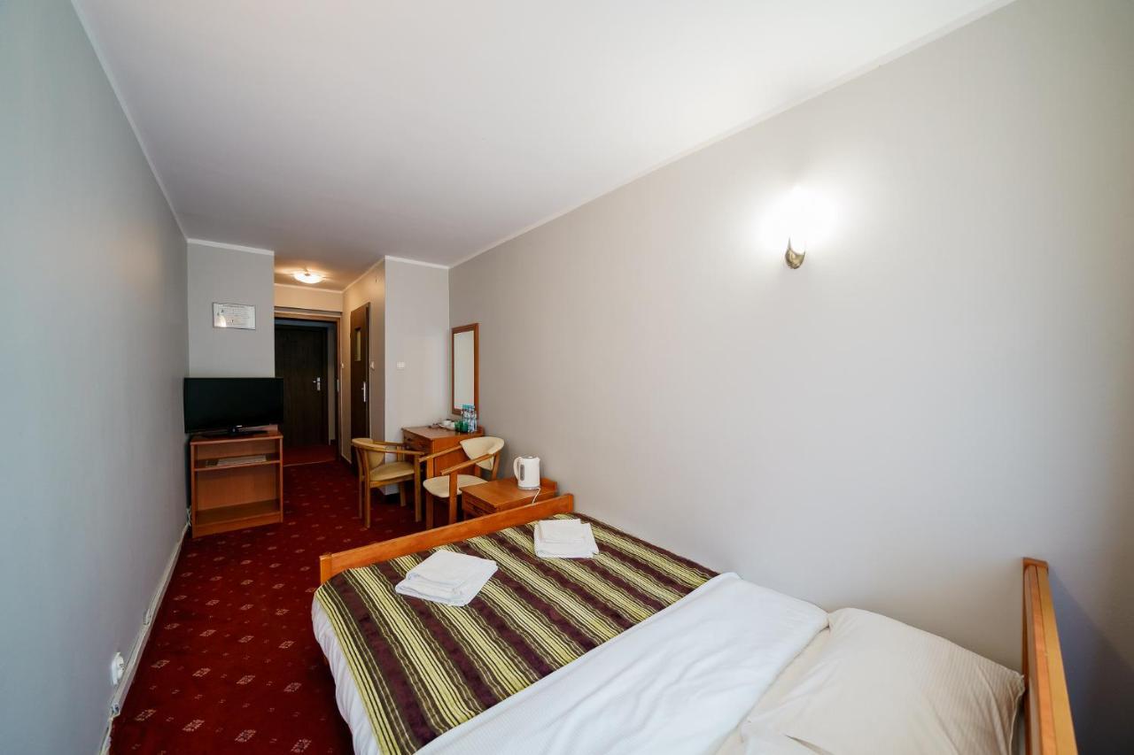 Hotel Promenada Zegrze Białobrzegi Exterior foto