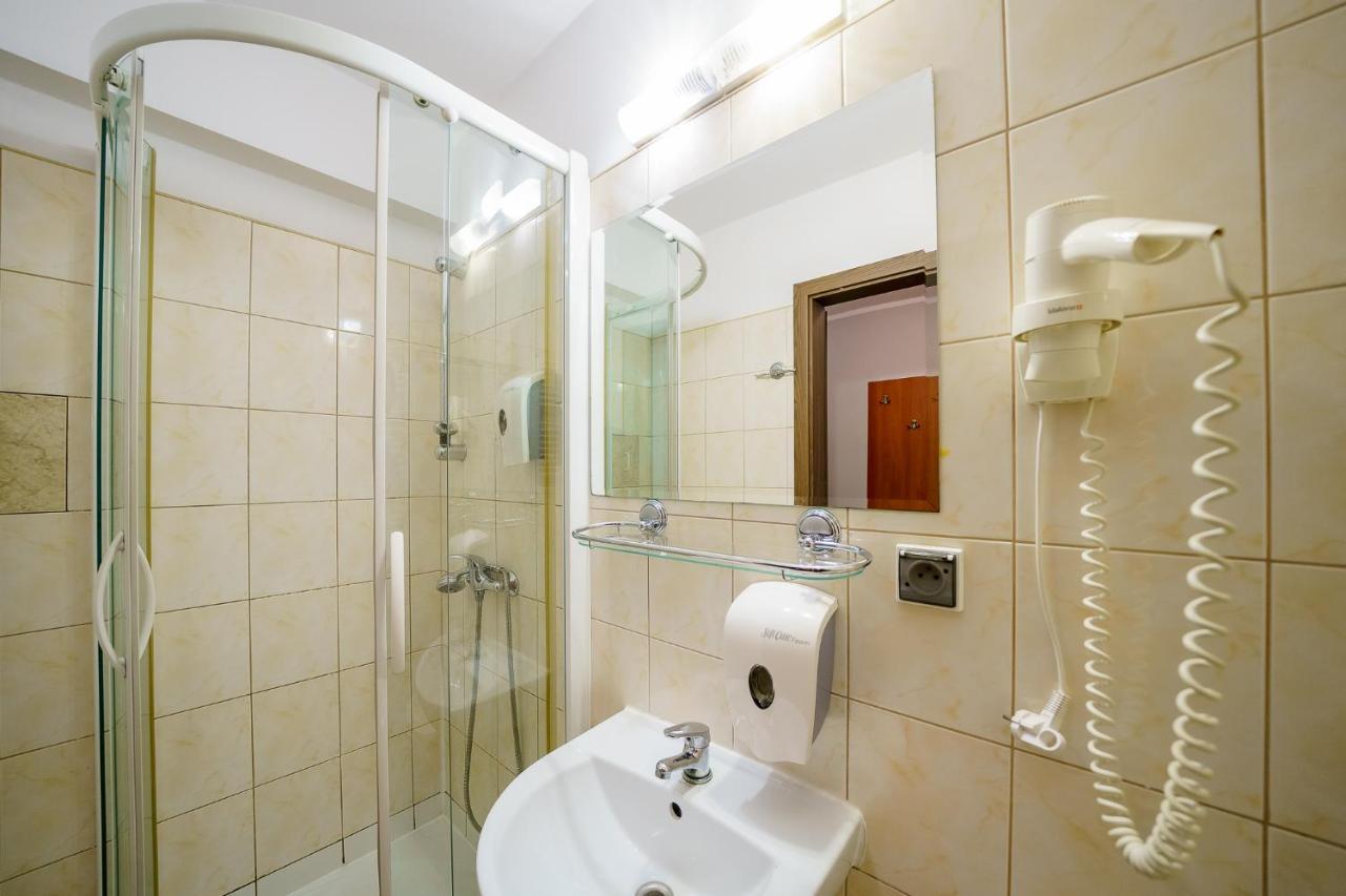Hotel Promenada Zegrze Białobrzegi Exterior foto